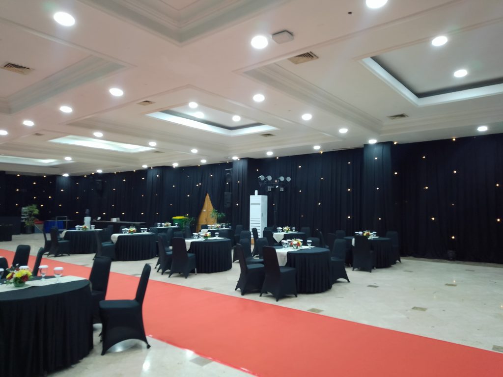 Sewa Kain Hitam Dekorasi Starlight
