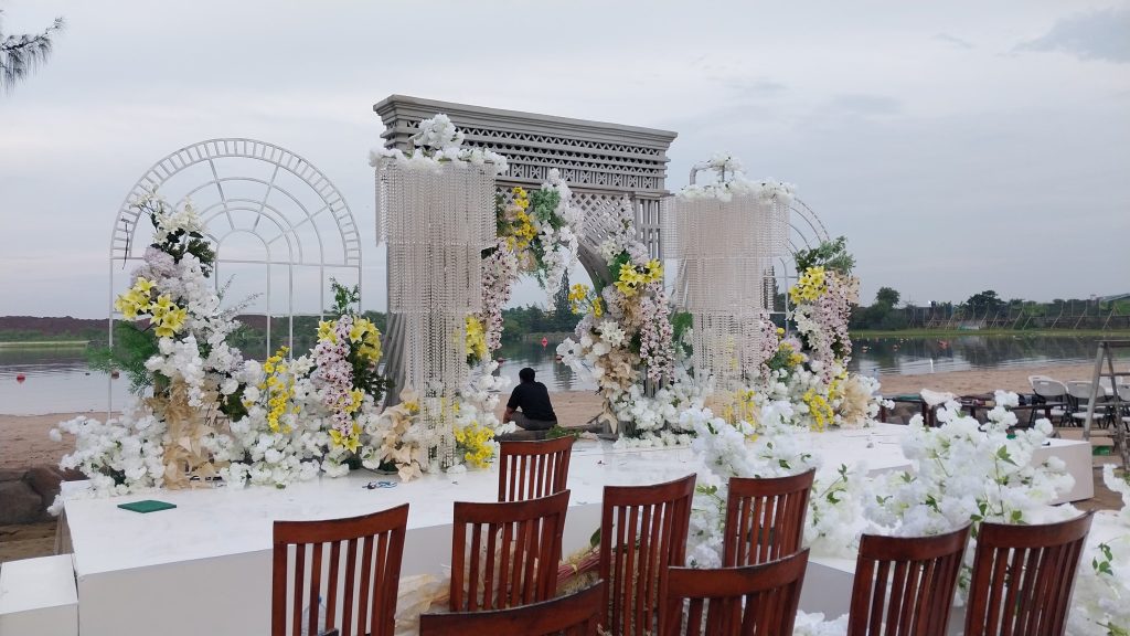 Sewa Panggung Melamin Putih Jakarta