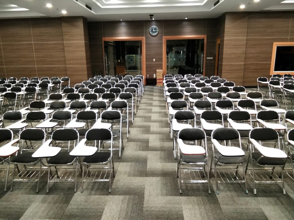 Sewa Kursi Kuliah Bekasi Timur