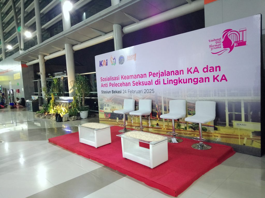 Sewa Kursi Barstool Sandar Bekasi