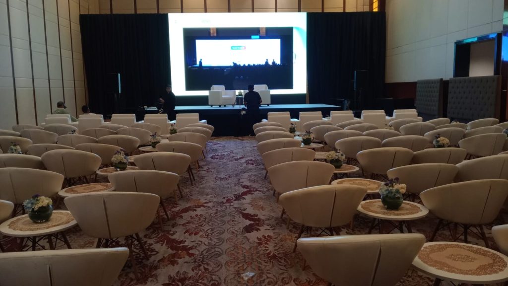 Sewa Meja Dealing Kayu Jakarta