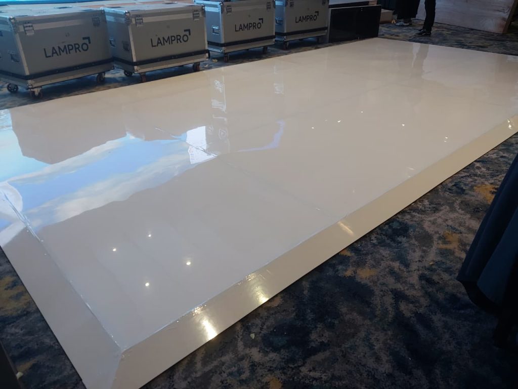 Sewa Dance Floor Melamin Putih