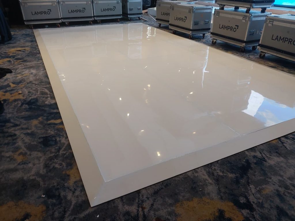 Sewa Dance Floor Melamin Putih