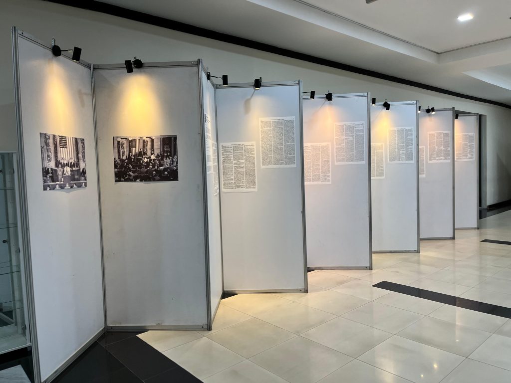 Sewa Partisi R8 Bekasi