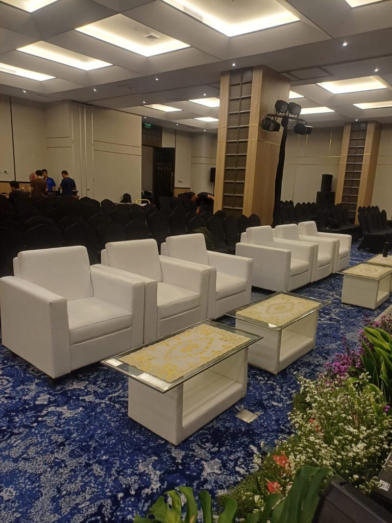Sewa Meja VIP Kaca Tangerang