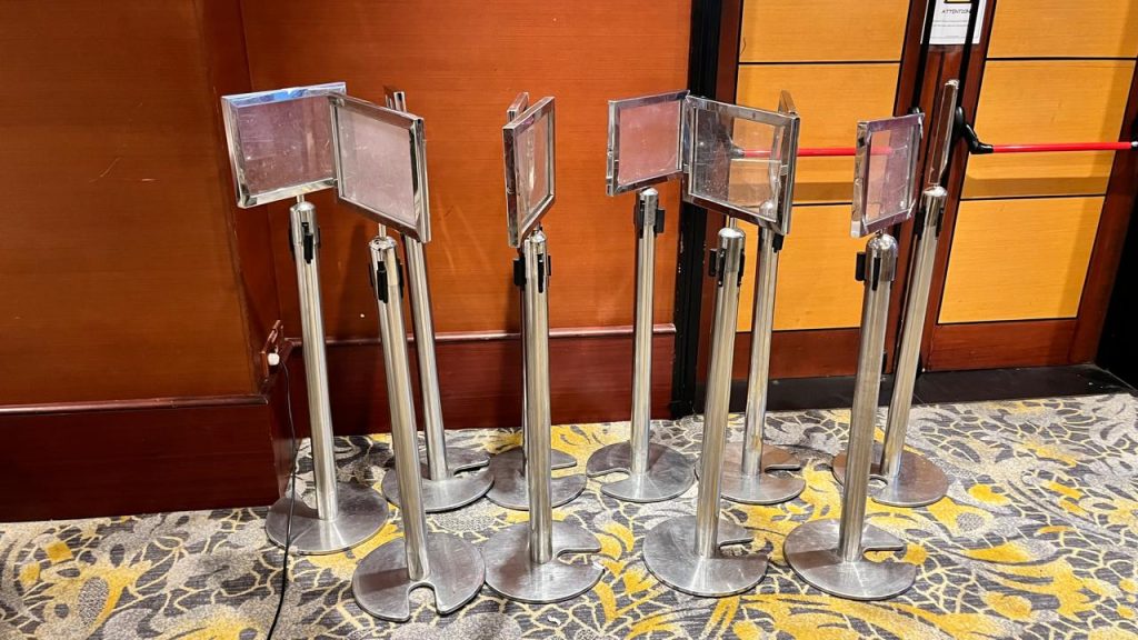 sewa tiang sign in/out