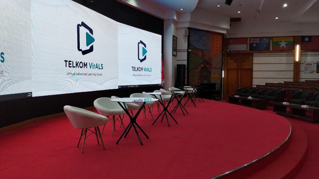 sewa sofa queen jakarta