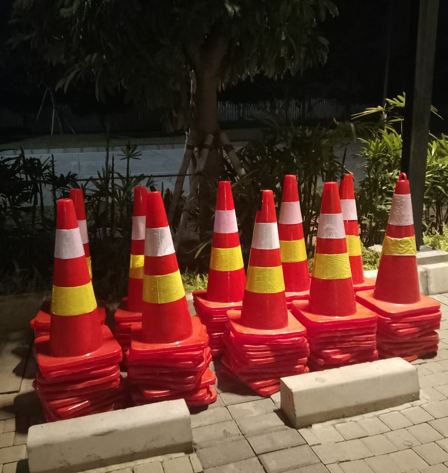 sewa traffic cone jababeka