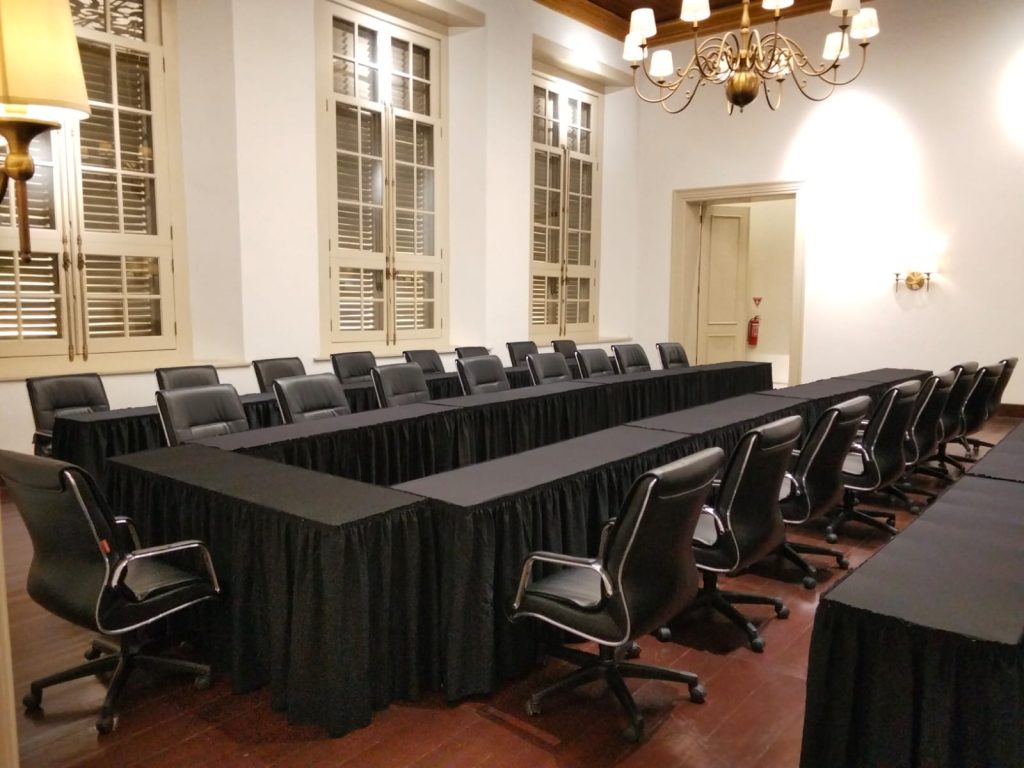 sewa kursi direktur  jakarta timur