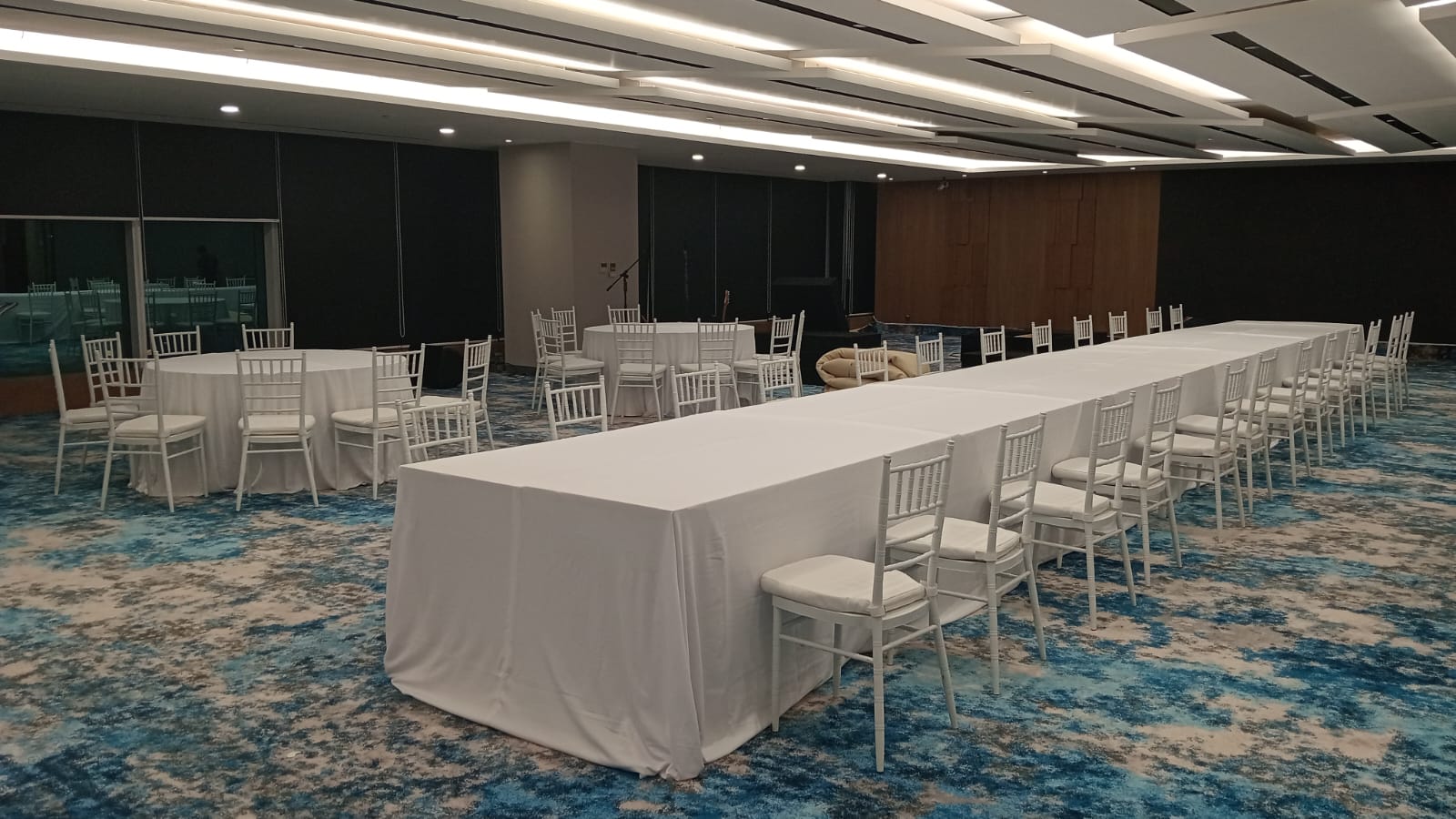 Sewa Kursi Tiffany Jakarta Barat
