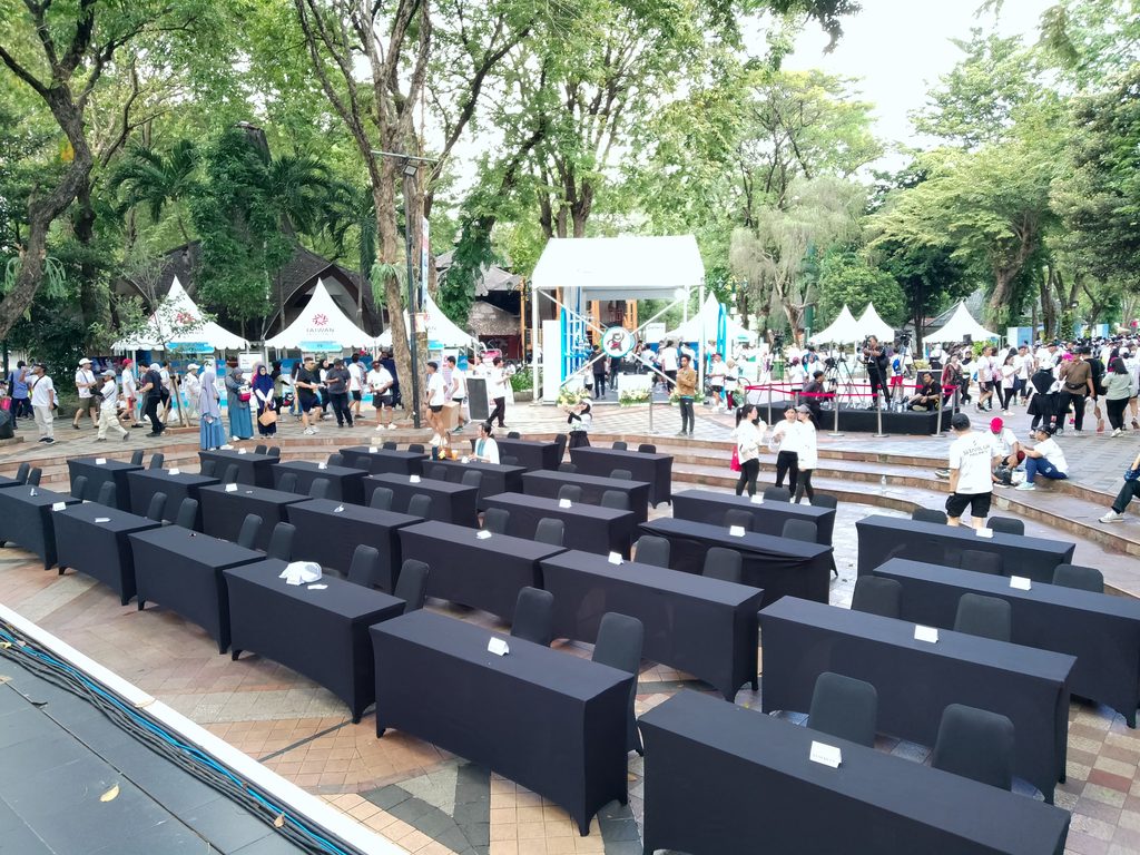 Sewa Meja IBM Jakarta Barat