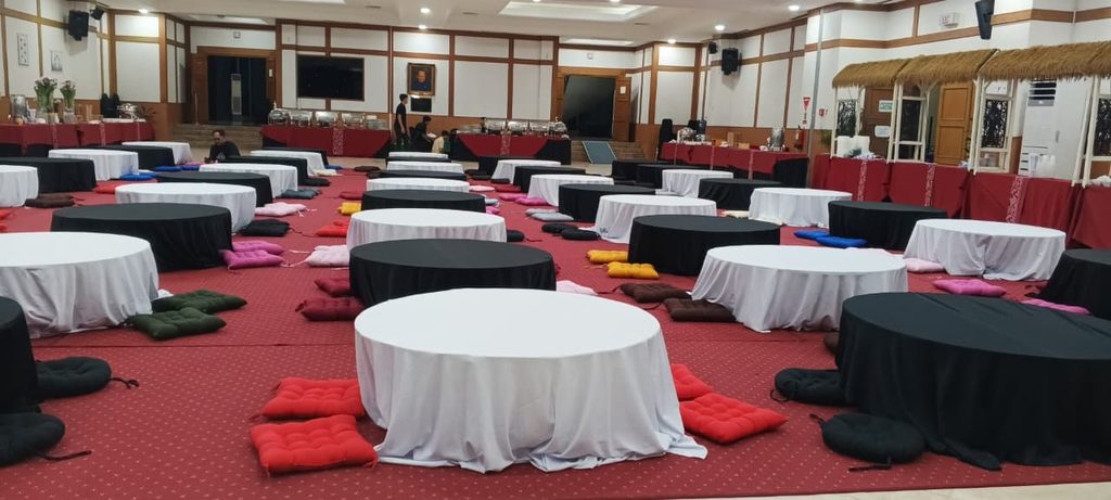 Sewa Meja Lesehan Jakarta Barat