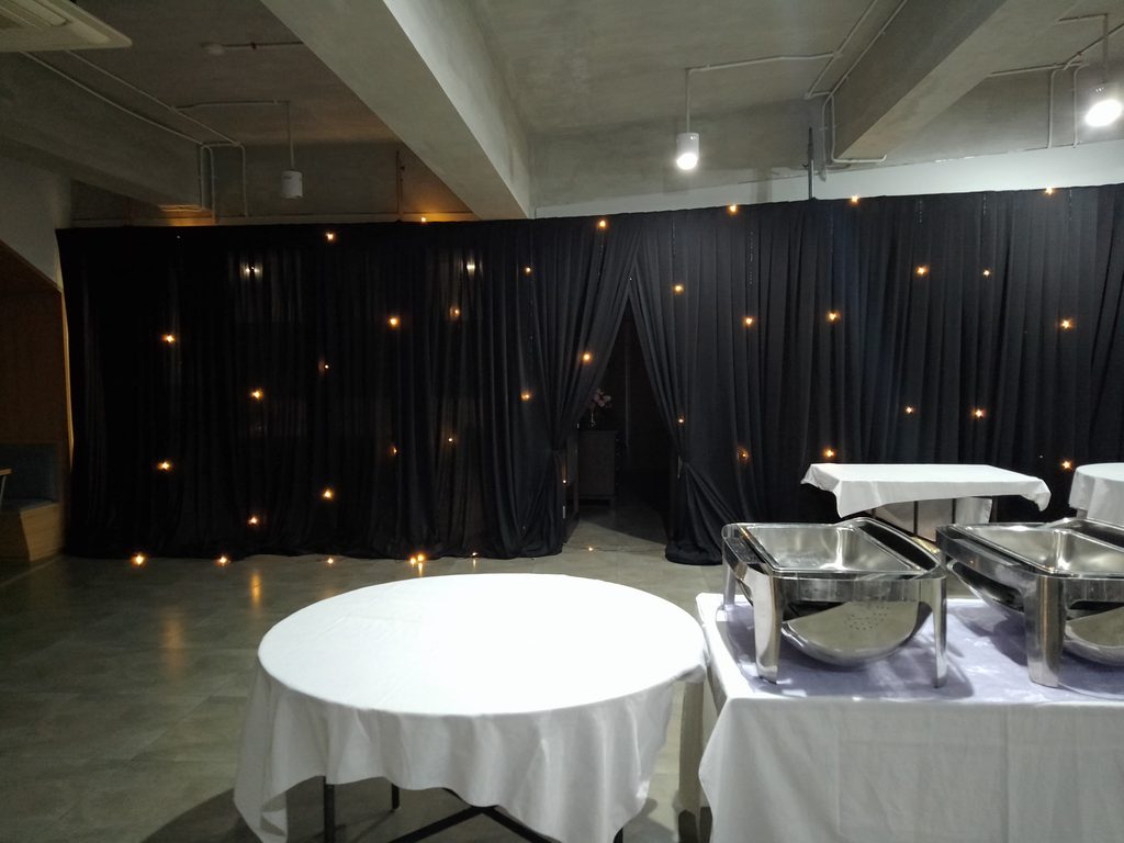 sewa black curtain starlight bekasi