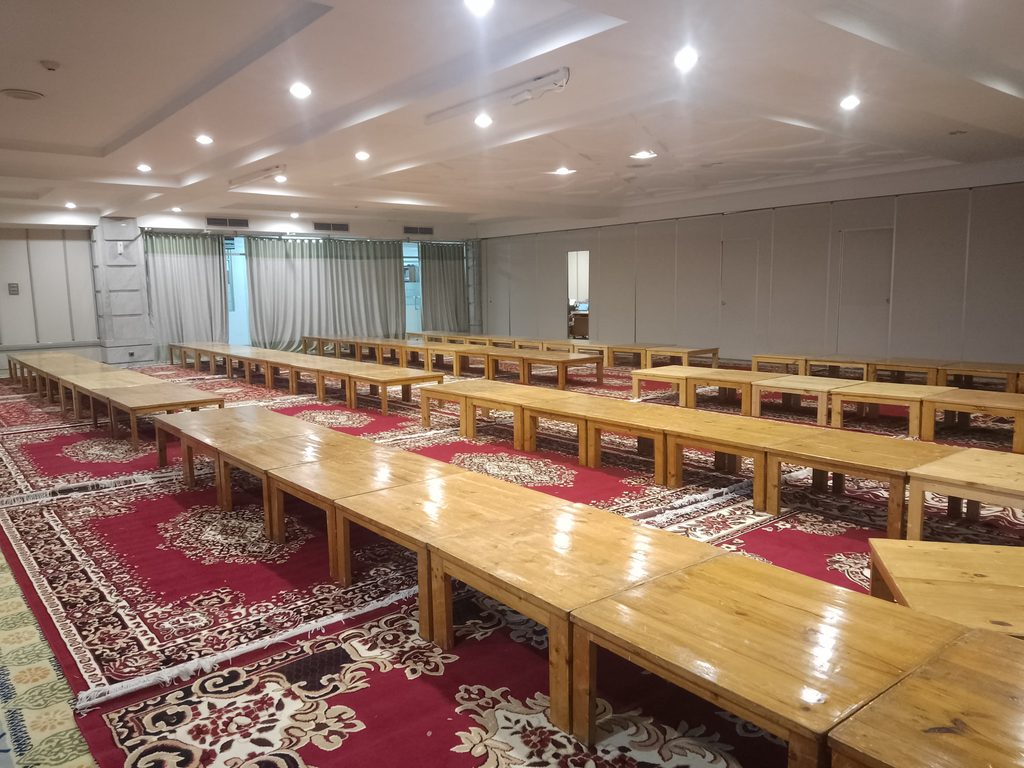 sewa meja lesehan jabodetabek